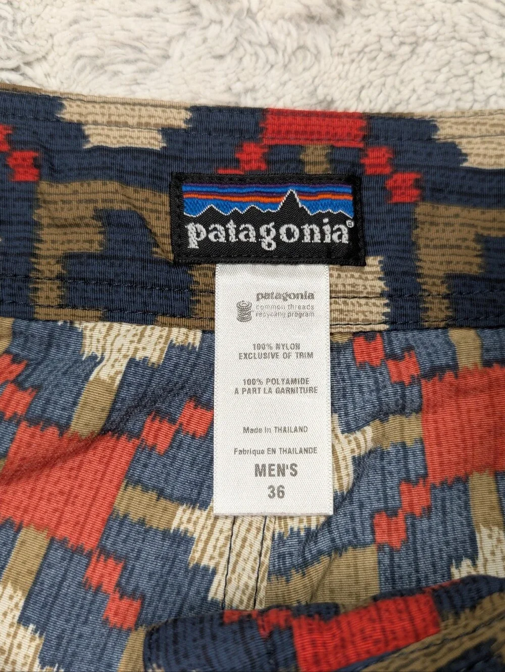 Patagonia Shorts Mens 36 Blue Red Geometric Print Wavefarer Board Swim Trail